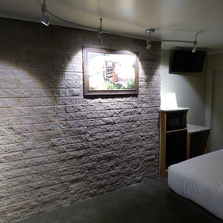 Canyon Lodge Motelパンギッ​​チ エクステリア 写真
