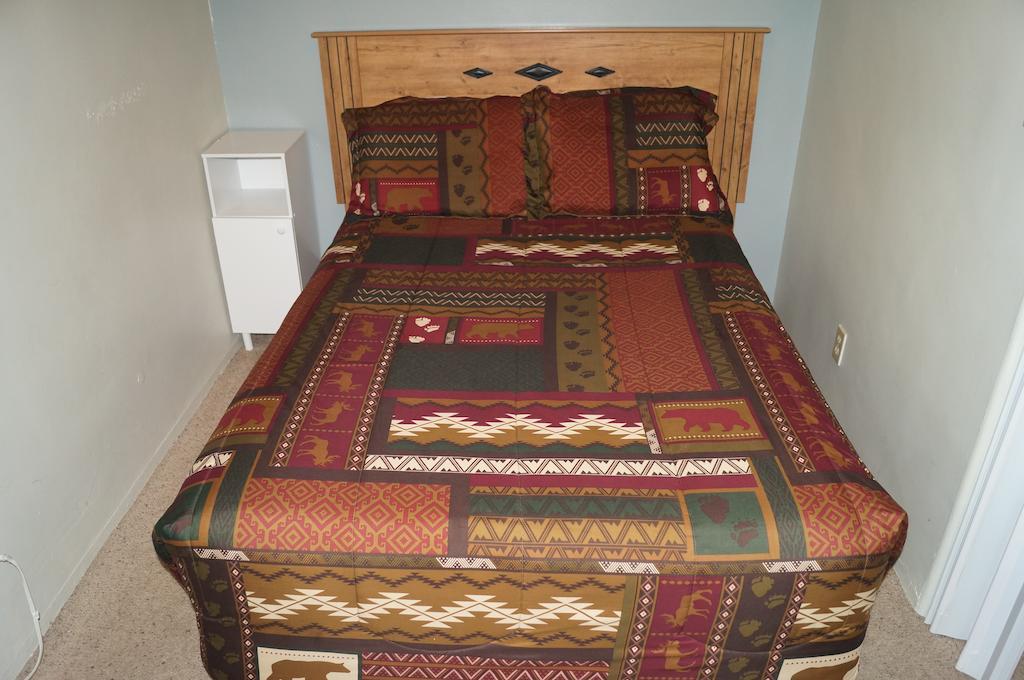 Canyon Lodge Motelパンギッ​​チ 部屋 写真
