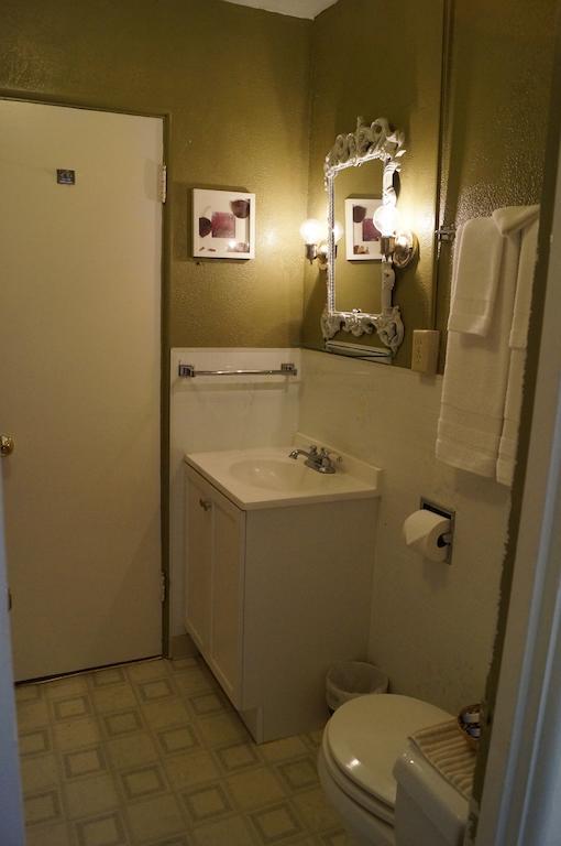 Canyon Lodge Motelパンギッ​​チ 部屋 写真