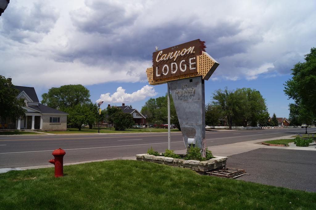 Canyon Lodge Motelパンギッ​​チ エクステリア 写真