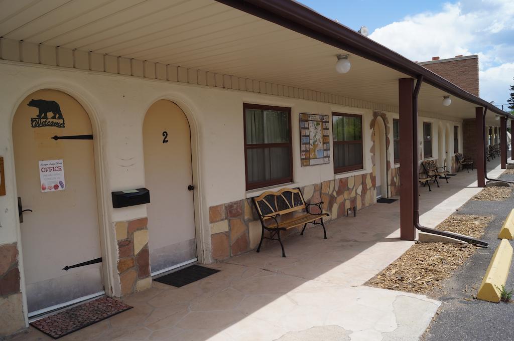 Canyon Lodge Motelパンギッ​​チ エクステリア 写真