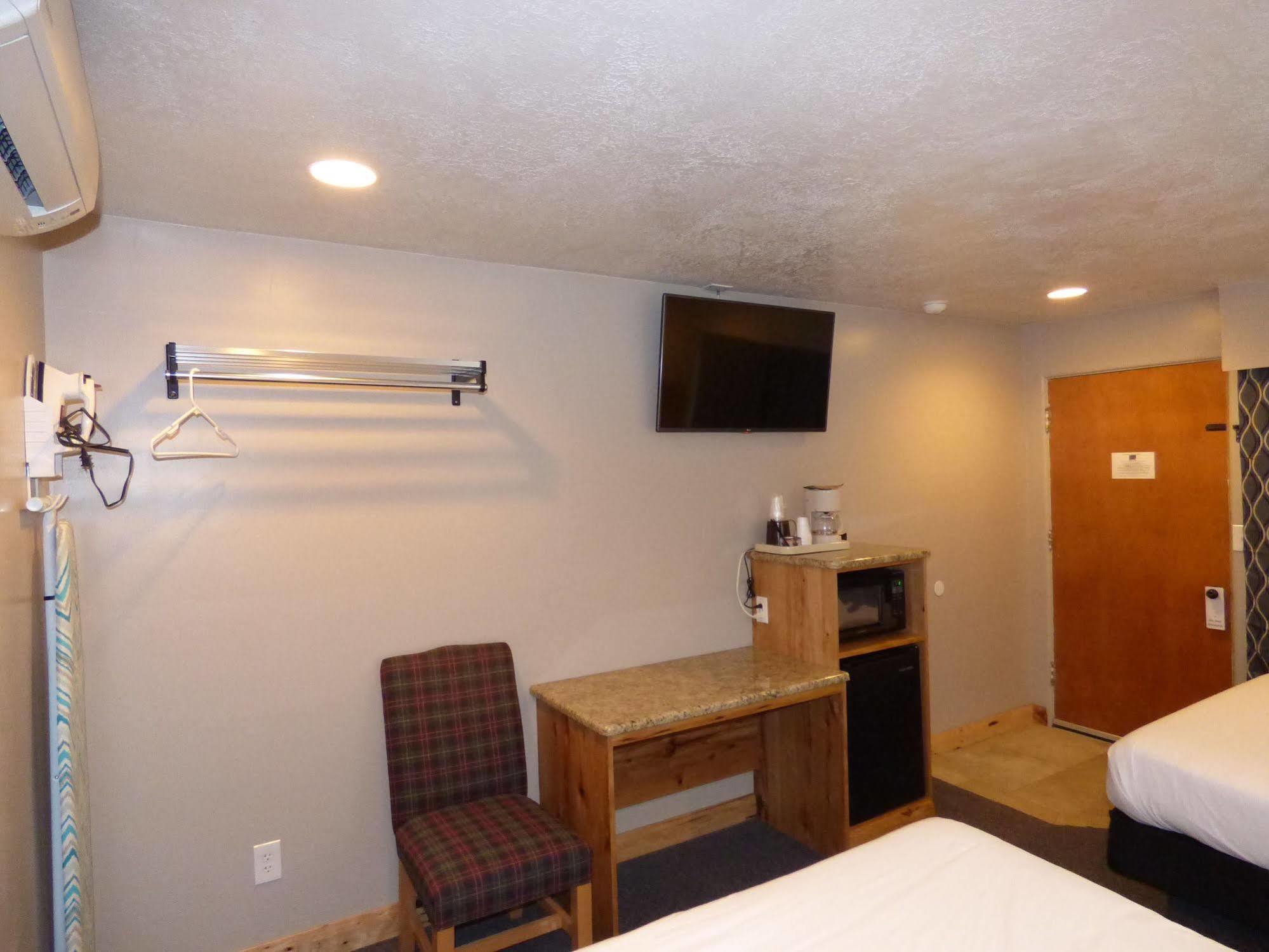 Canyon Lodge Motelパンギッ​​チ エクステリア 写真