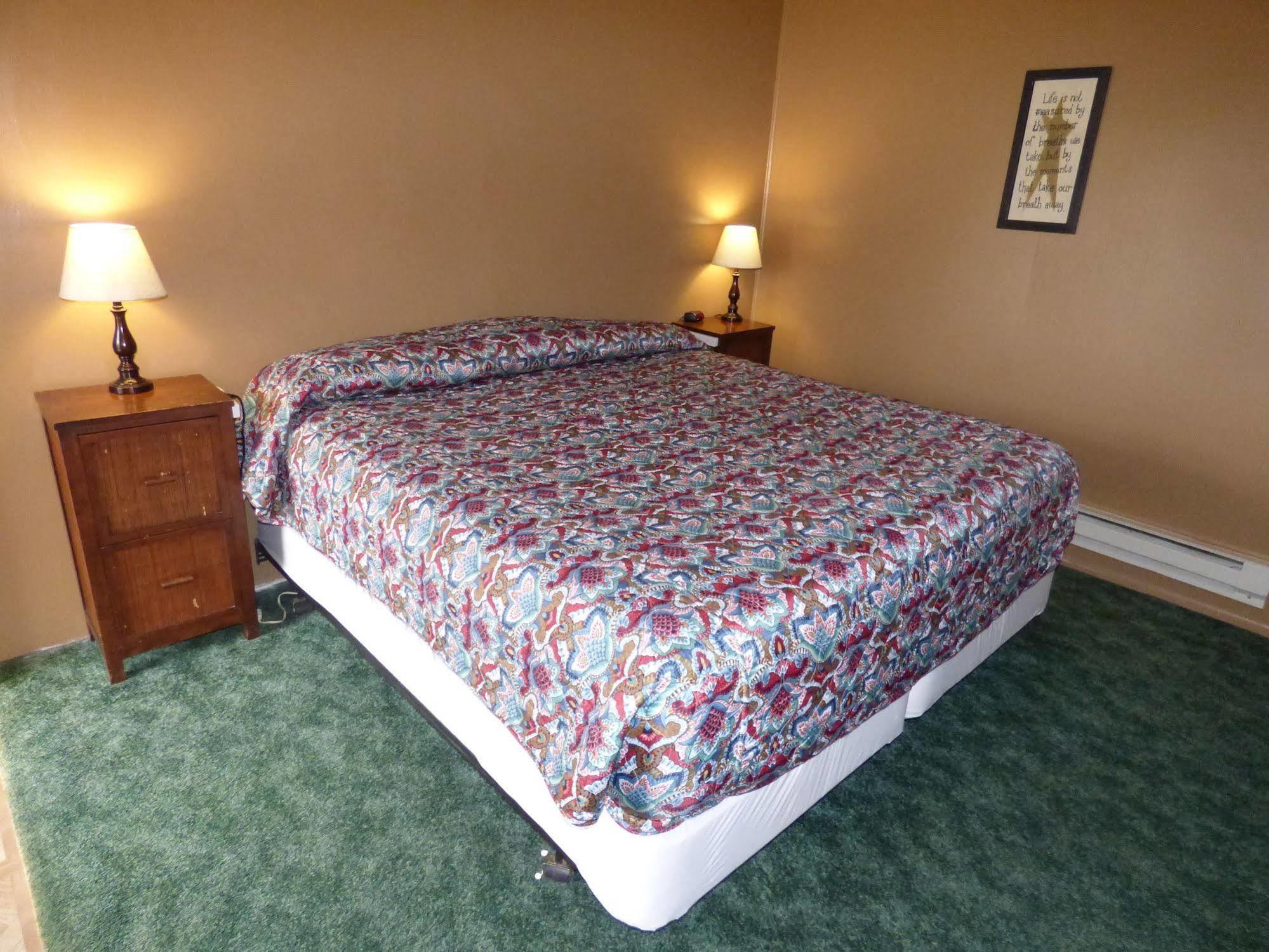 Canyon Lodge Motelパンギッ​​チ エクステリア 写真