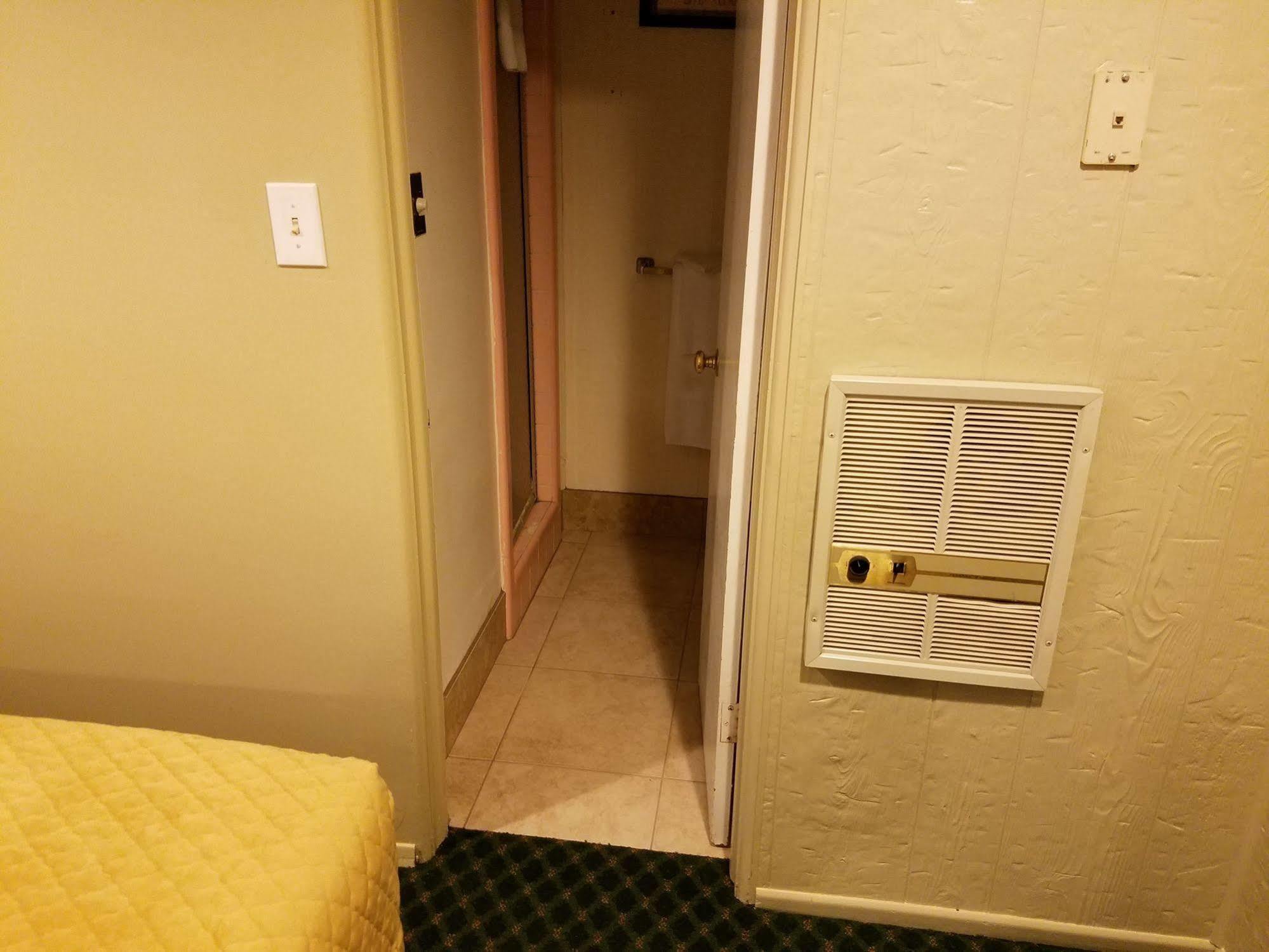 Canyon Lodge Motelパンギッ​​チ エクステリア 写真