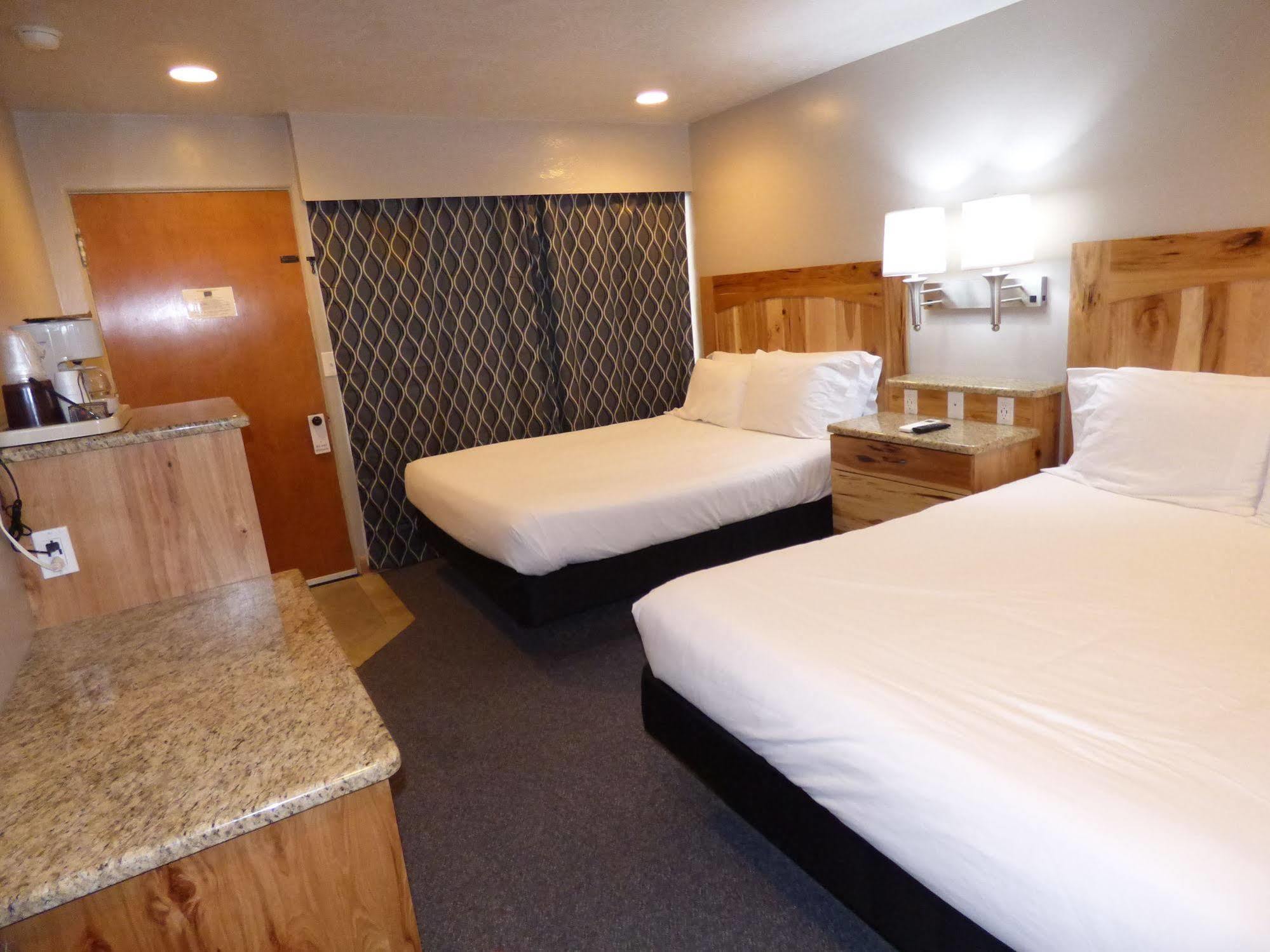 Canyon Lodge Motelパンギッ​​チ エクステリア 写真