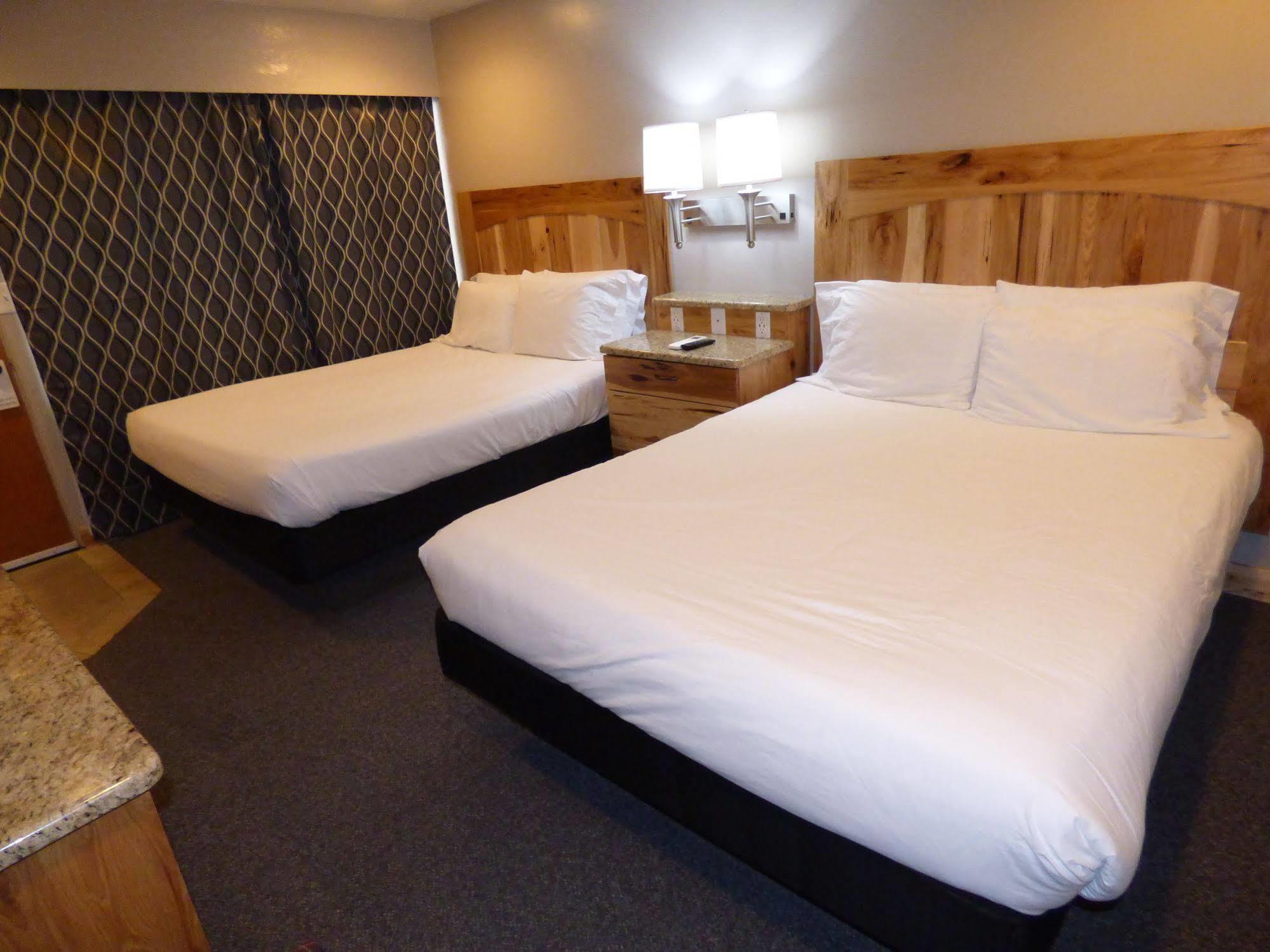 Canyon Lodge Motelパンギッ​​チ エクステリア 写真