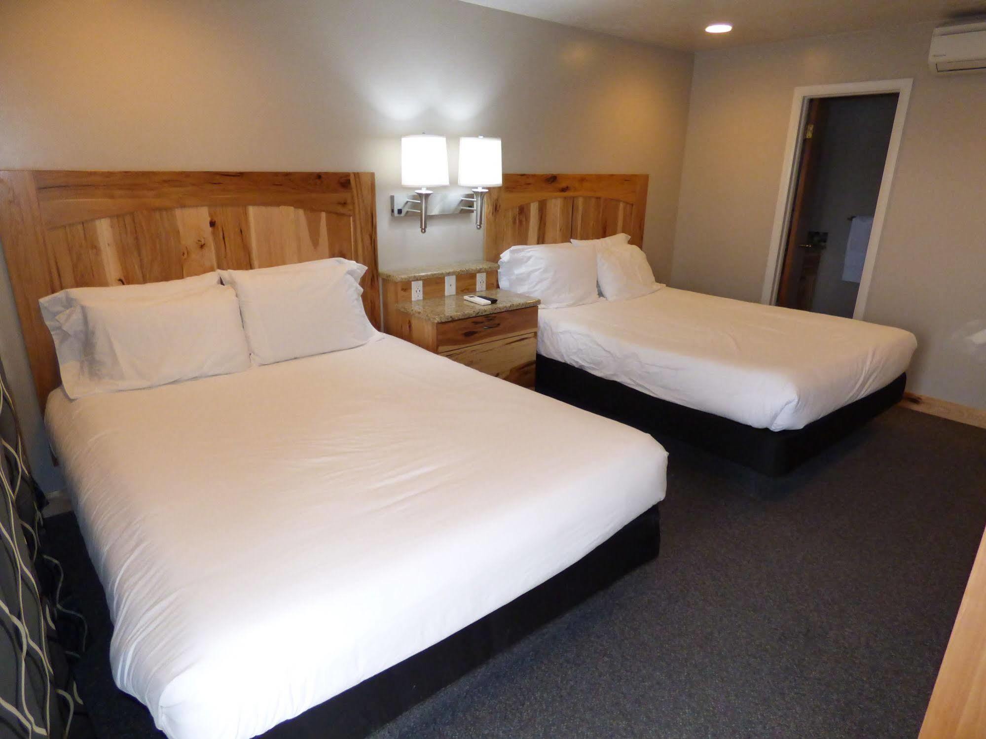Canyon Lodge Motelパンギッ​​チ エクステリア 写真